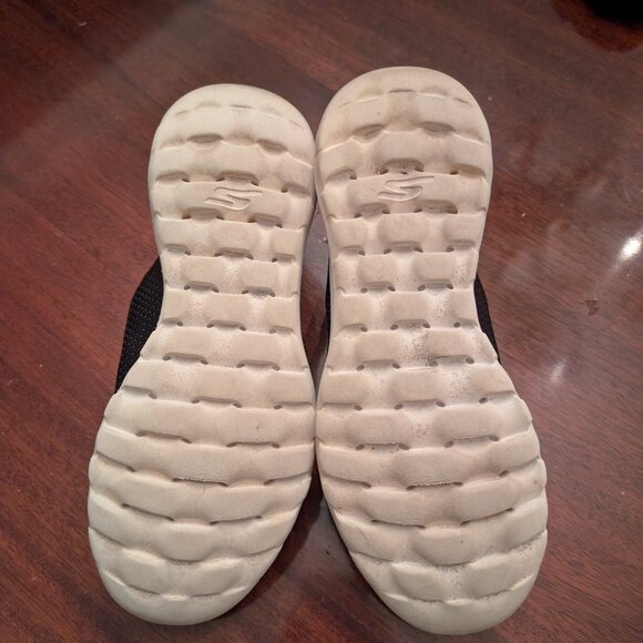 Women Size 8.5 black Sketchers Swift-Fit Go Walk Sneaker - Picture 4 of 4